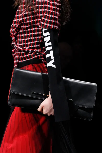 Look 49
